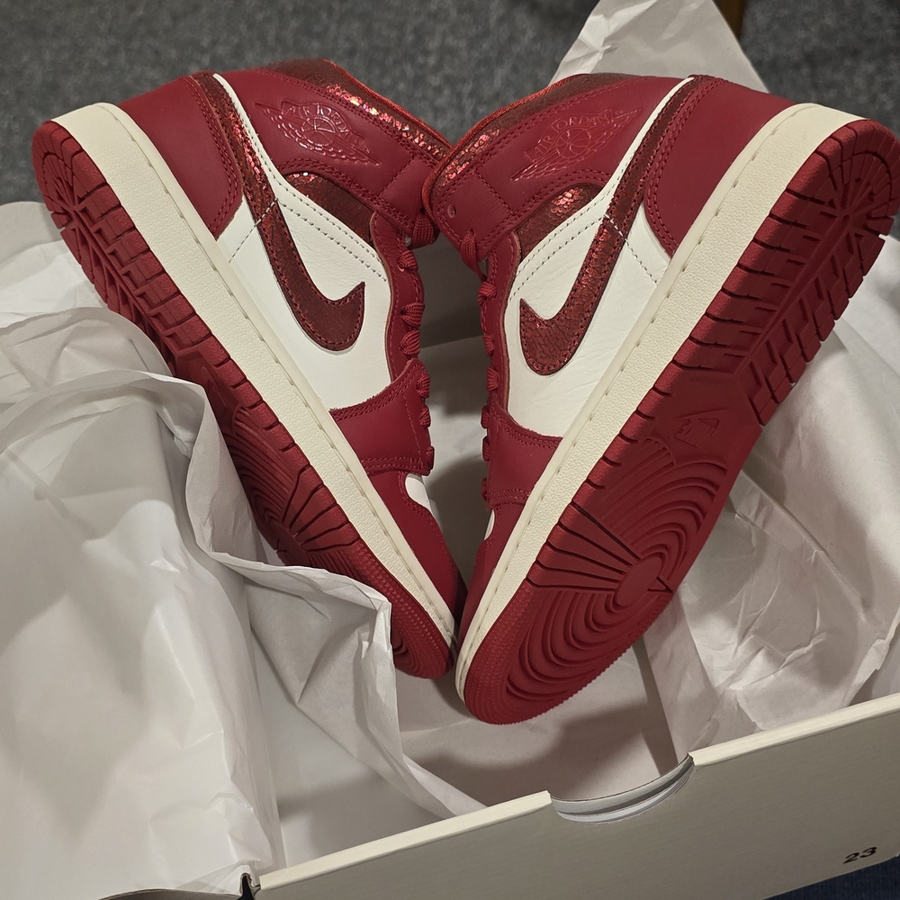 Nike Women's Red and White Sneakers